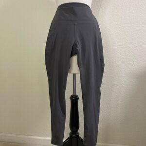 Uniqlo Dry Tech Athletic Leggings With‎ Side Pocket